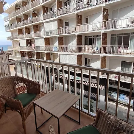 Edificio Jardin アパート